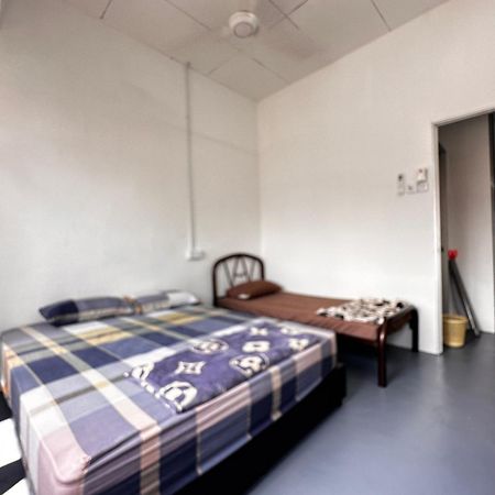 Jiaxin Dormitory - Puteri Wangsa 家馨旅舍 Ulu Tiram Exterior foto