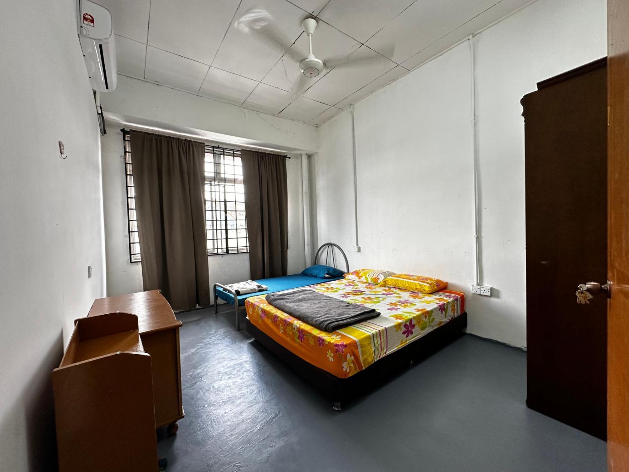 Jiaxin Dormitory - Puteri Wangsa 家馨旅舍 Ulu Tiram Exterior foto