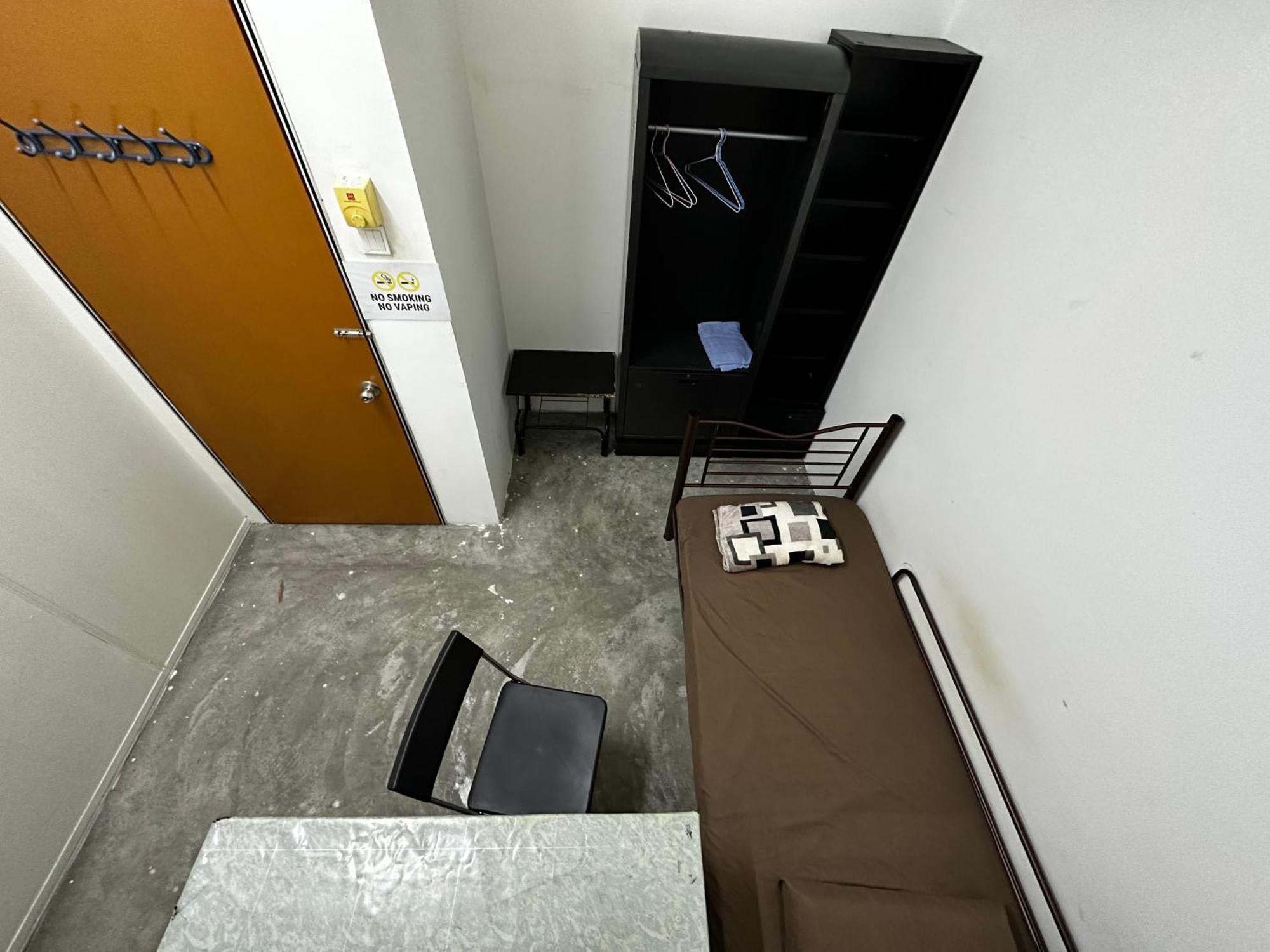 Jiaxin Dormitory - Puteri Wangsa 家馨旅舍 Ulu Tiram Exterior foto