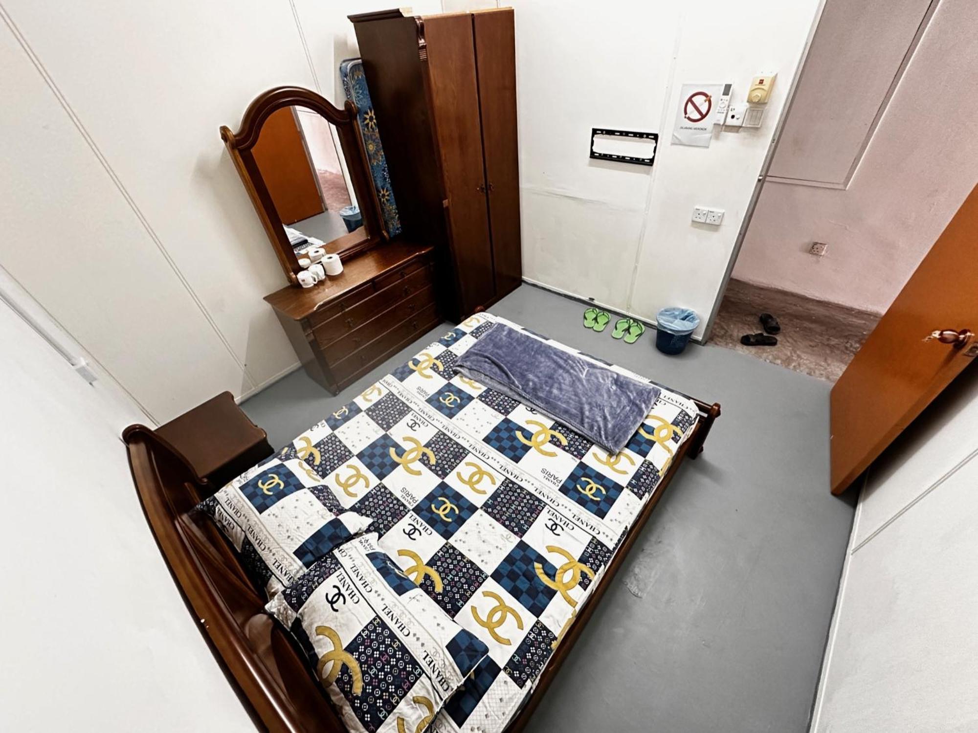 Jiaxin Dormitory - Puteri Wangsa 家馨旅舍 Ulu Tiram Exterior foto