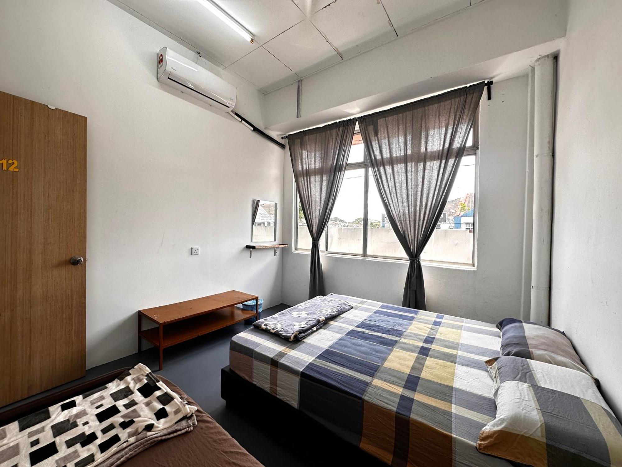 Jiaxin Dormitory - Puteri Wangsa 家馨旅舍 Ulu Tiram Exterior foto